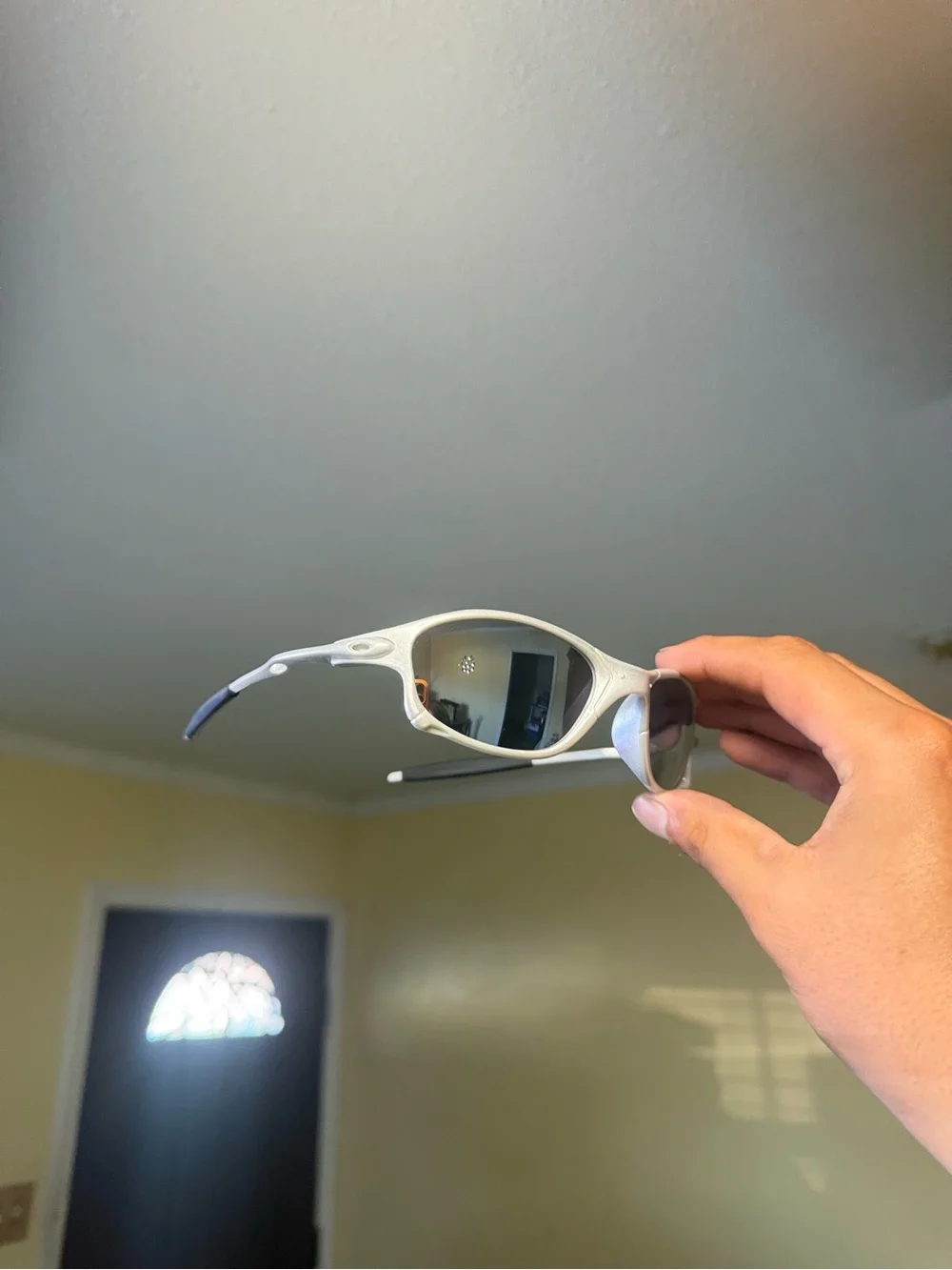Oaks mWhite Polarized Sports Sunglasses